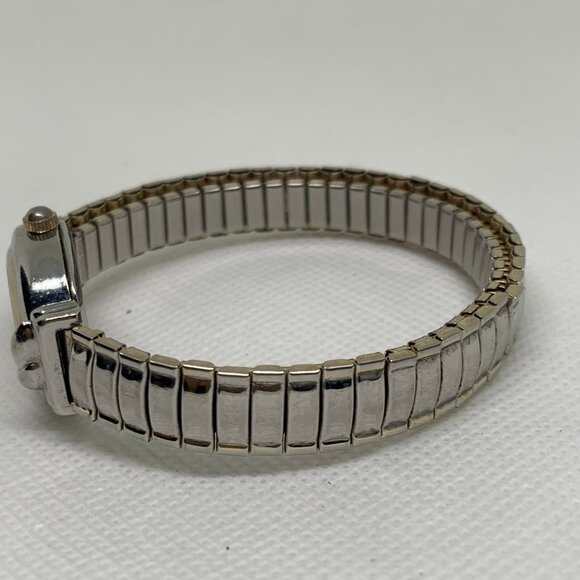 Women Accutime silver tone 19mm oval case silver tone quartz analog running - Picture 3 of 6